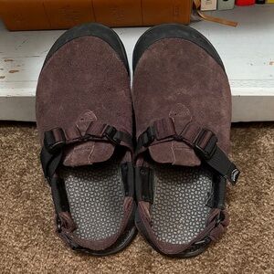 Bedrock Mountain Clogs Purple Suede